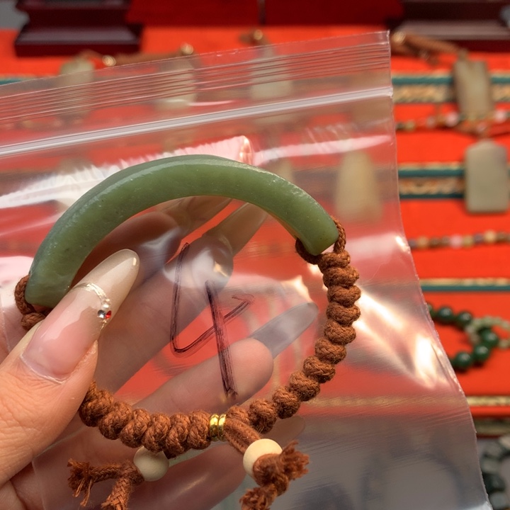 和田玉（糖玉）颈饰未镶嵌极**扯