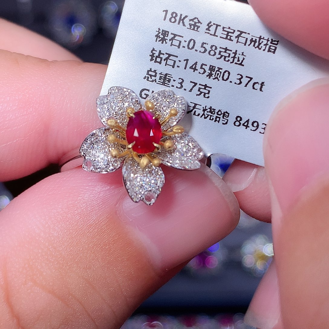 戒指红宝石18K金镶嵌