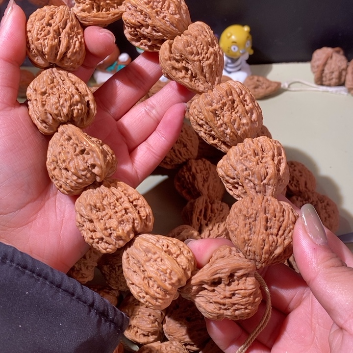 伤***到文玩核桃手串…………