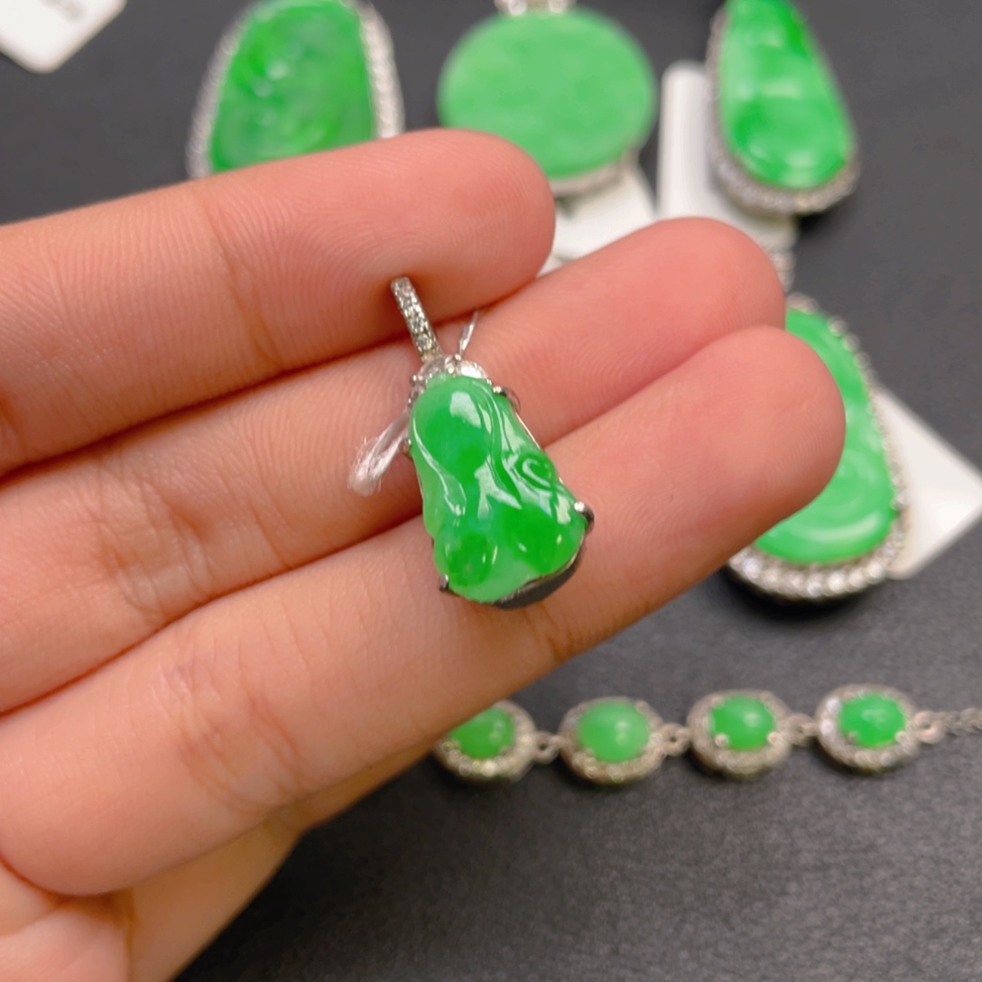 翡翠银S925镶嵌颈饰