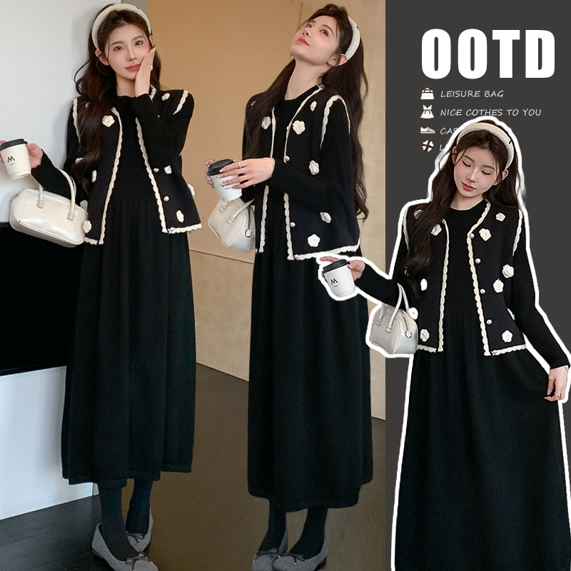 2025新款孕妇繁花协奏V领毛织马甲+高品质打底裙两件套