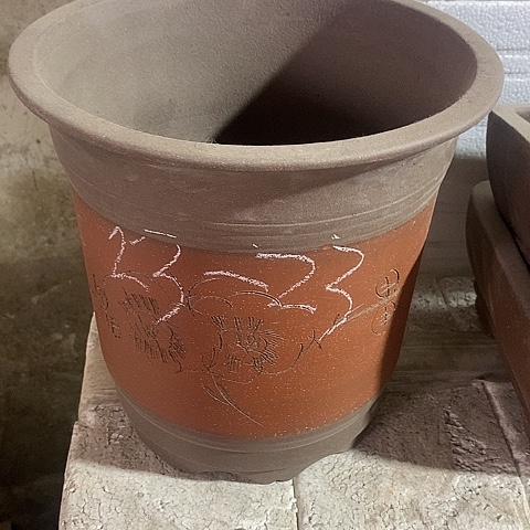 中国宜兴紫砂花盆，