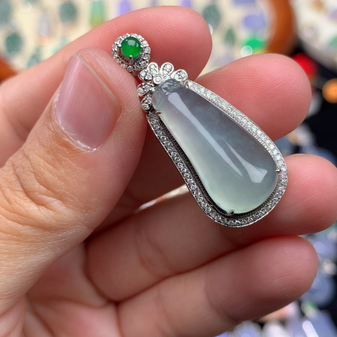 吊坠(不含链)18K金镶嵌翡翠