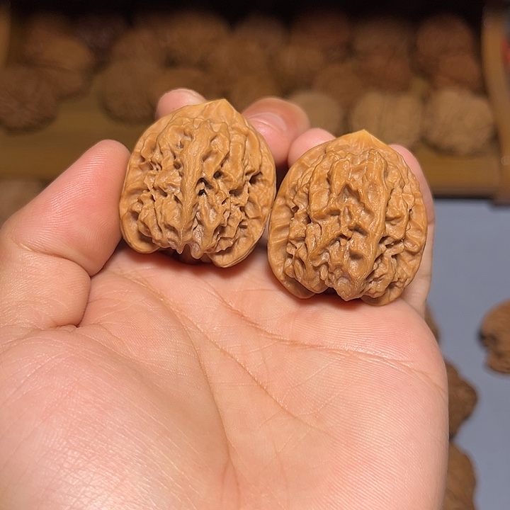 文玩核桃把件32好对 瑕疵曹大龙