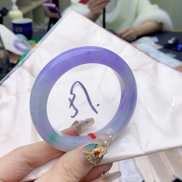 翡翠手镯未镶嵌翡翠手镯