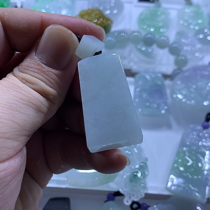 翡翠未镶嵌颈饰天然翡翠A货吊坠
