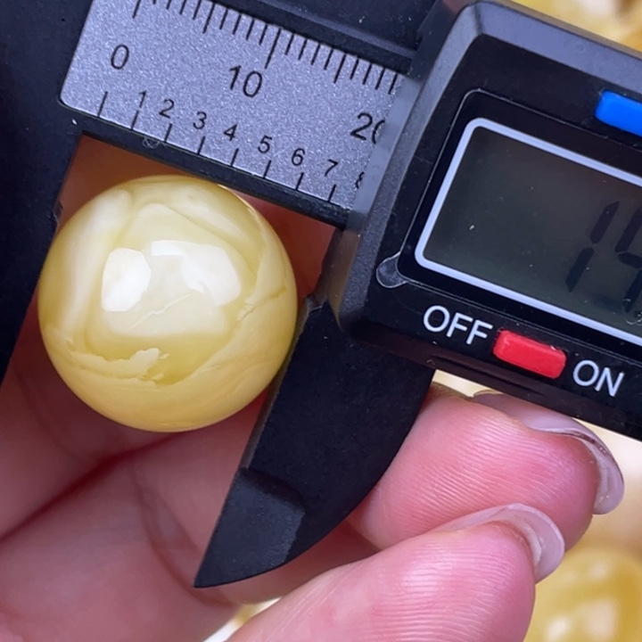 蜜蜡未镶嵌裸石586