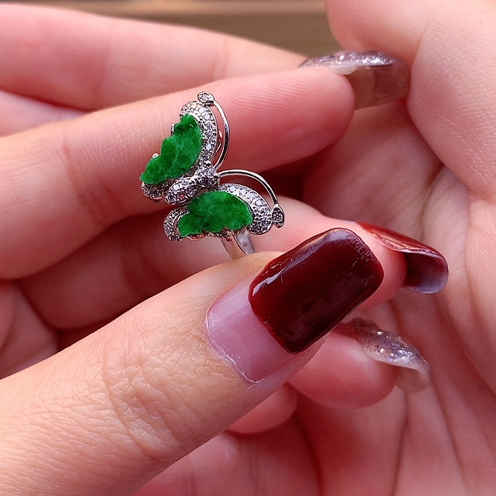 翡翠颈饰银S925镶嵌翡翠