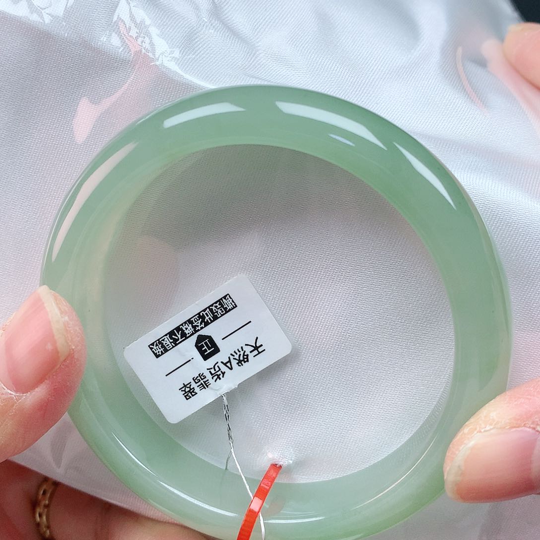 翡翠手镯未镶嵌 57圈