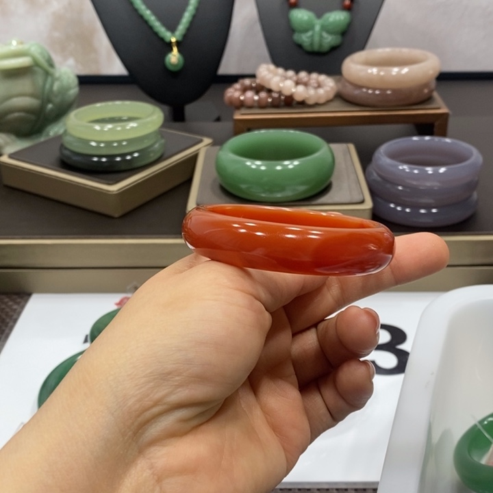 东陵石未镶嵌手链小*子