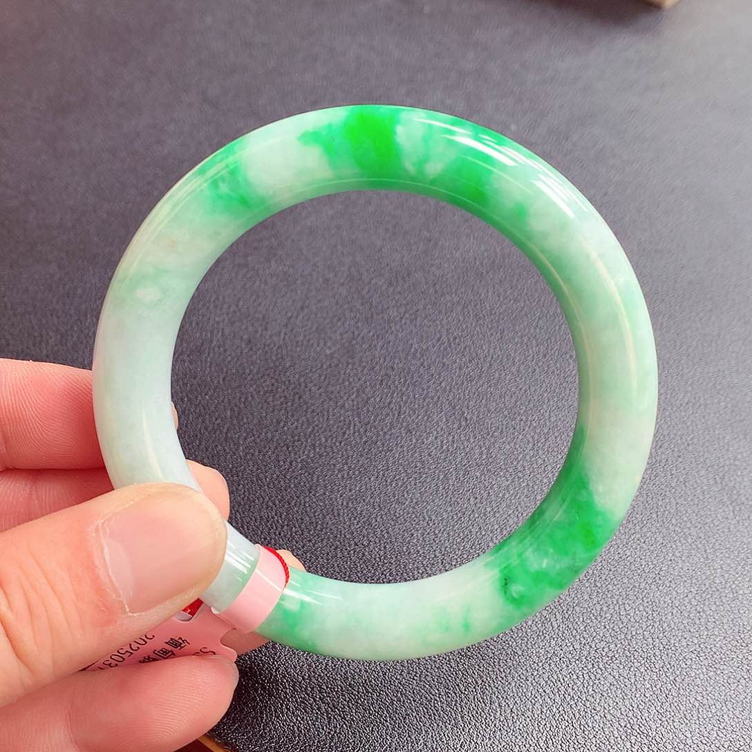 翡翠未镶嵌手镯缅甸翡翠