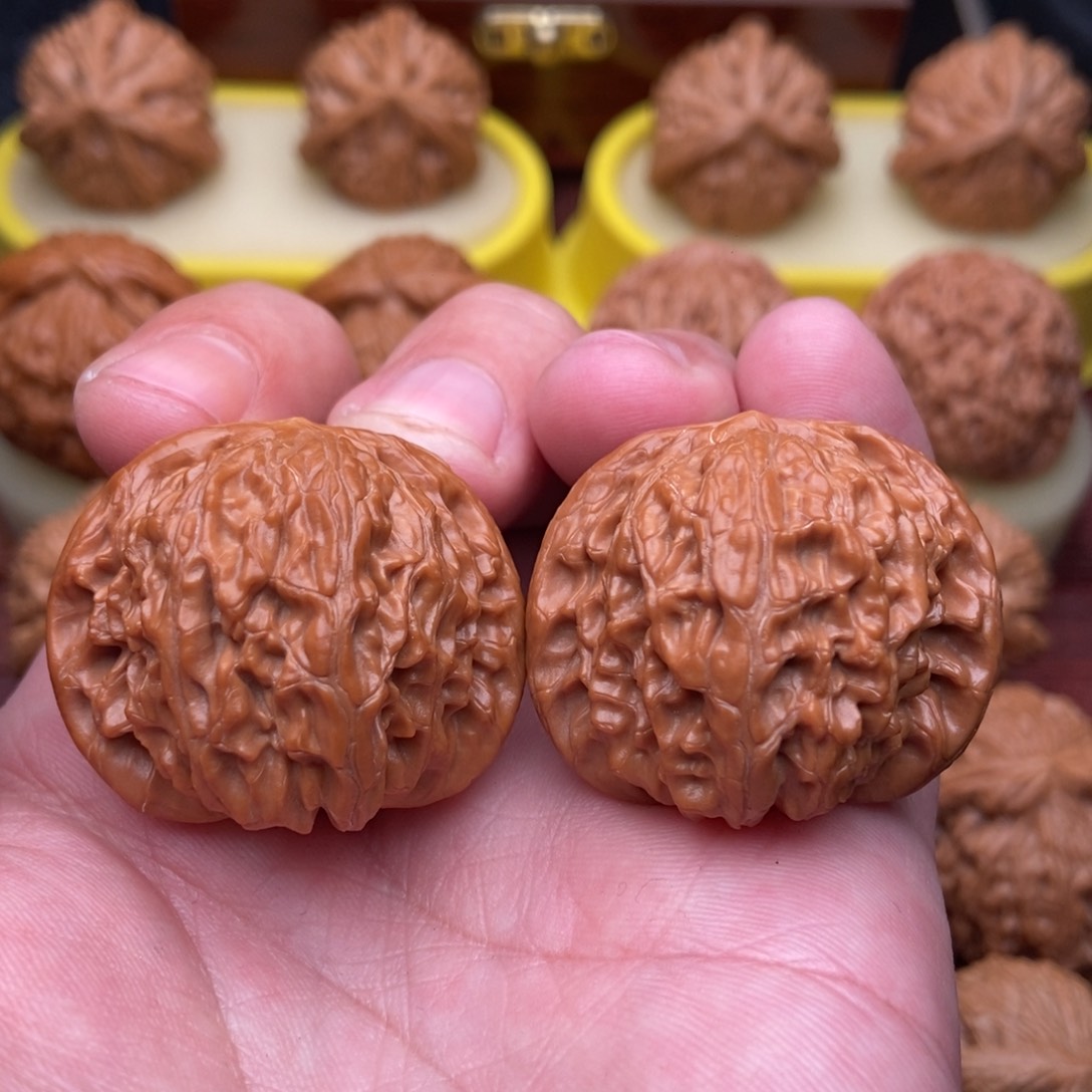 桃核把件野生红皮正磨37