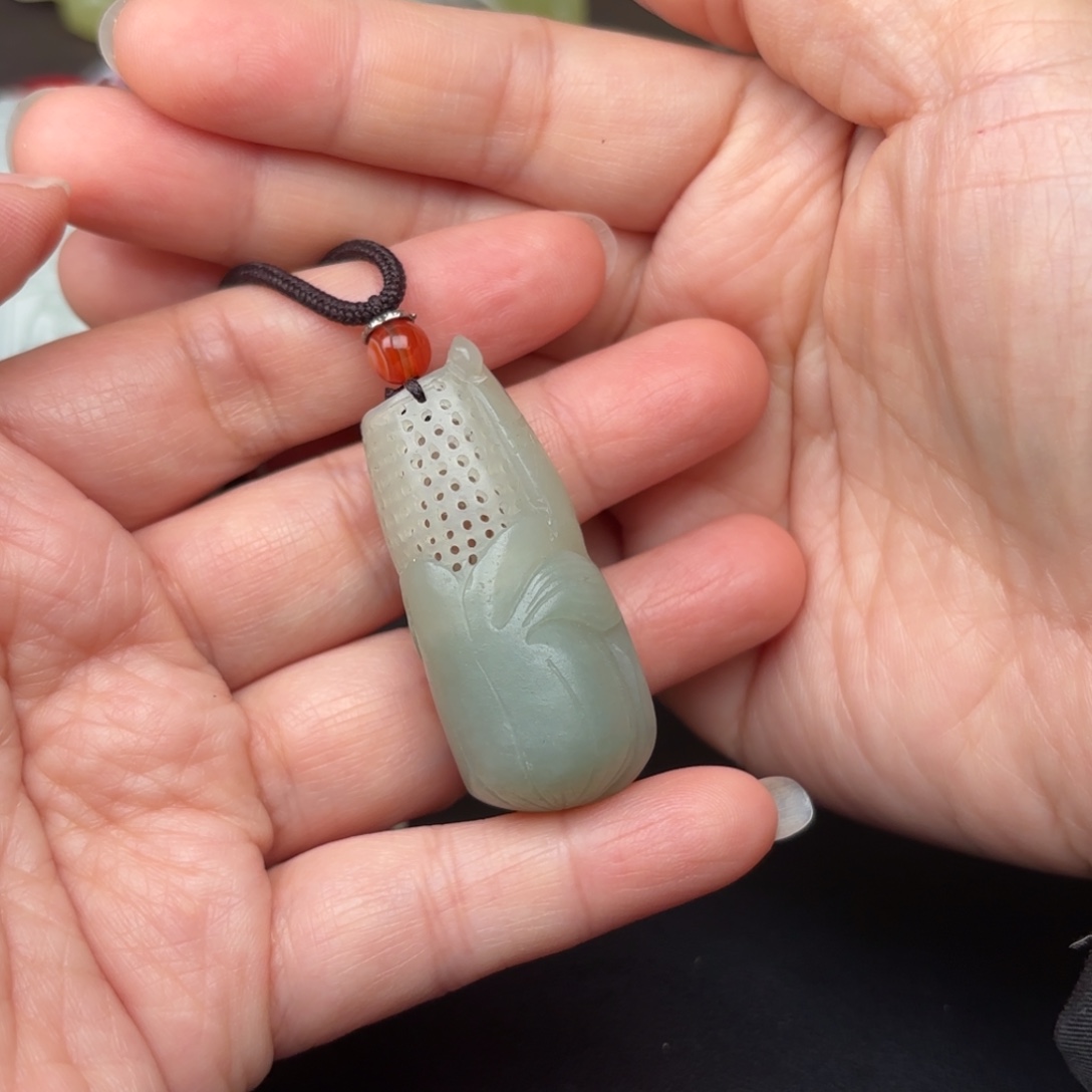 泰***哥和田玉未镶嵌挂件