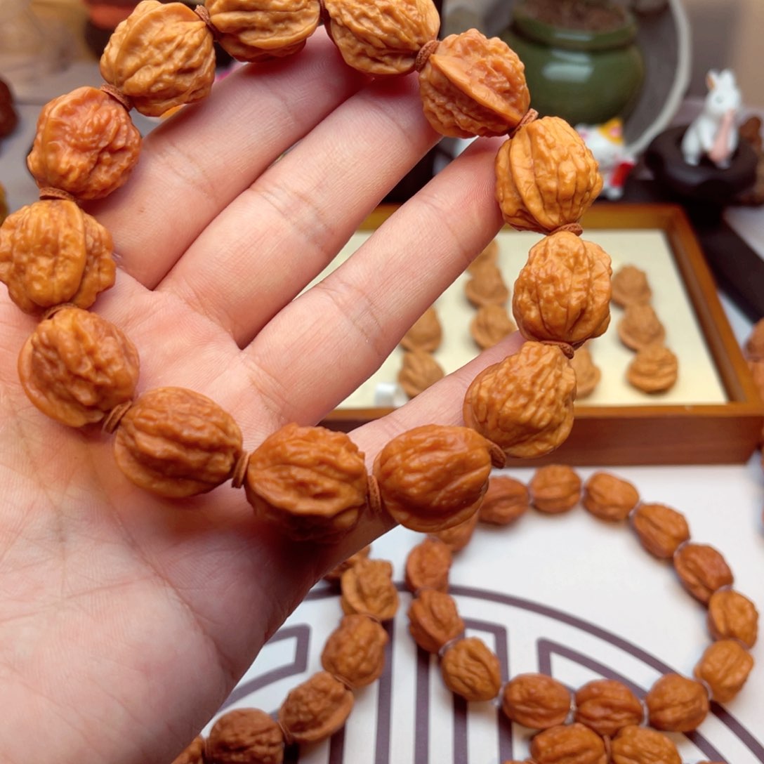 文玩核桃手串蛤蟆头