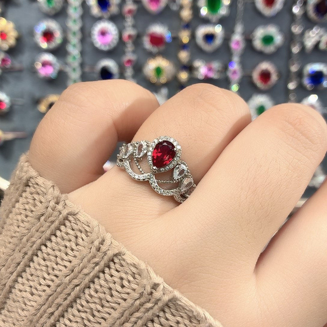 925银培育鸽血红色宝石