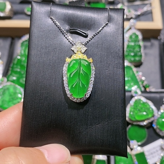 翡翠颈饰未镶嵌吊坠14