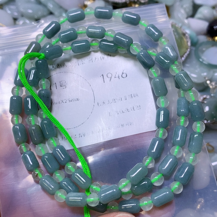 翡翠颈饰未镶嵌翡翠