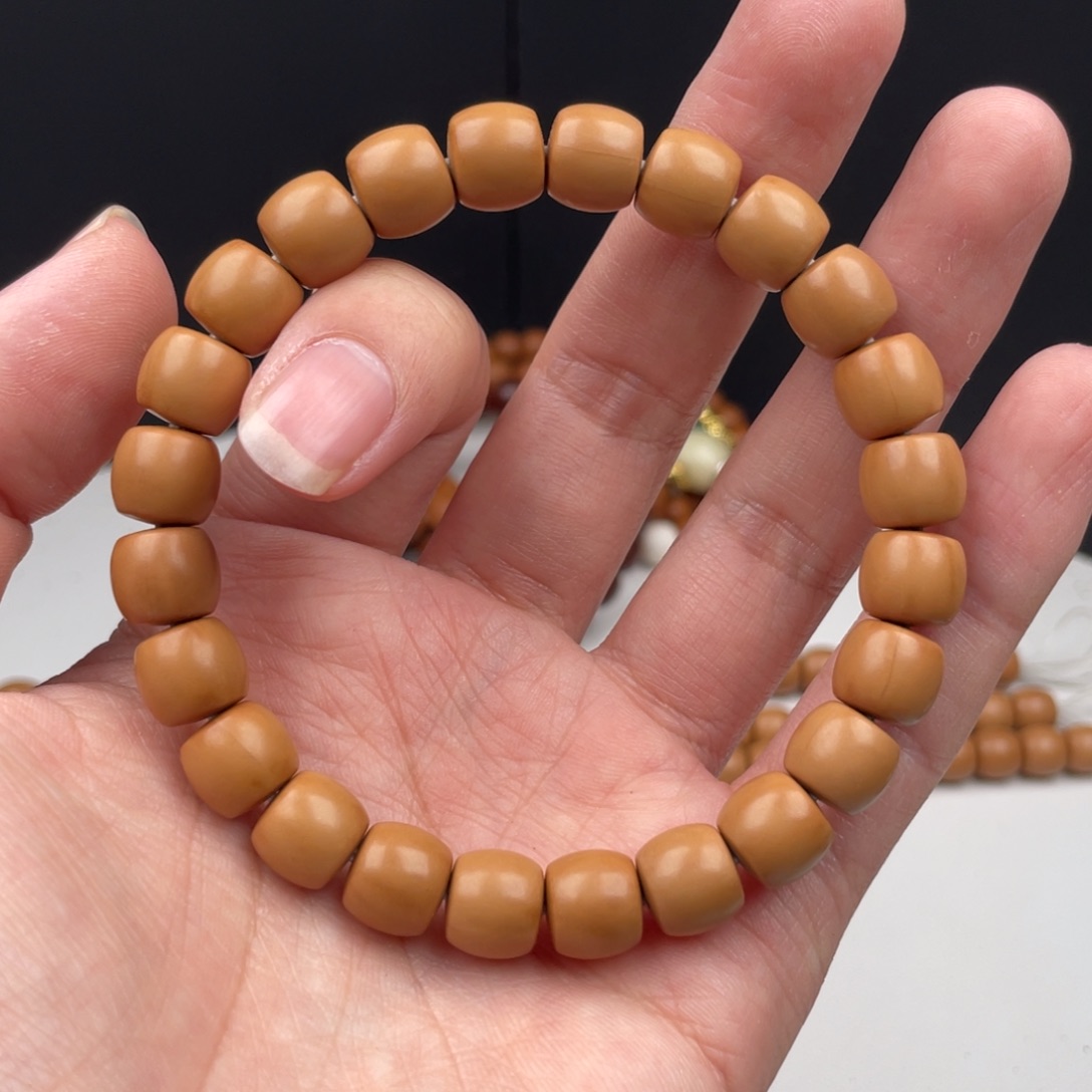 猴头核桃手串直切45.8。 10