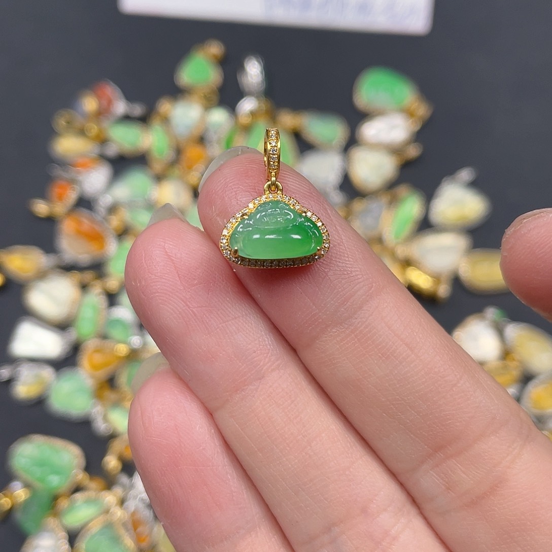 翡翠颈饰18K金镶嵌肉*都天然翡翠18kA货