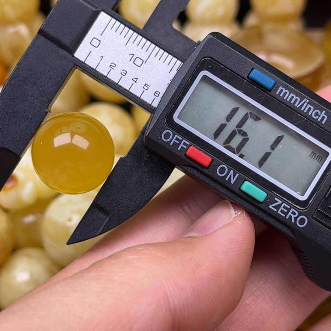 蜜蜡裸石未镶嵌蜜蜡