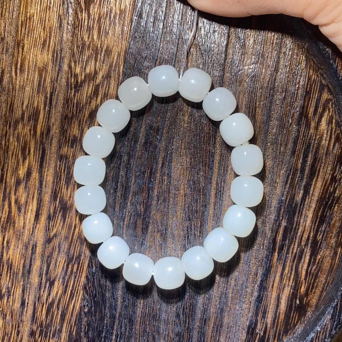 和田玉手链未镶嵌卡12老型微瑕