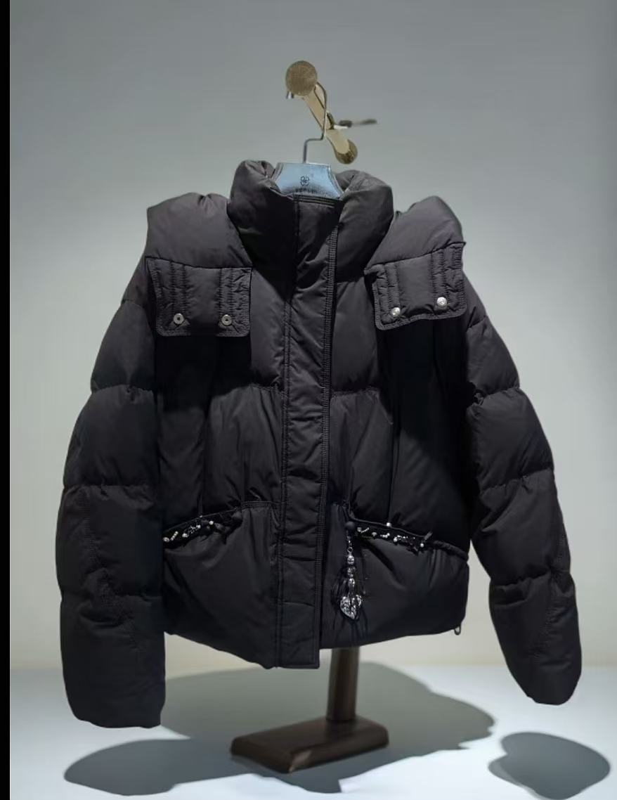 BAISI/百丝ABRB509232A0黑色羽绒服短款时尚休闲百搭女士保暖