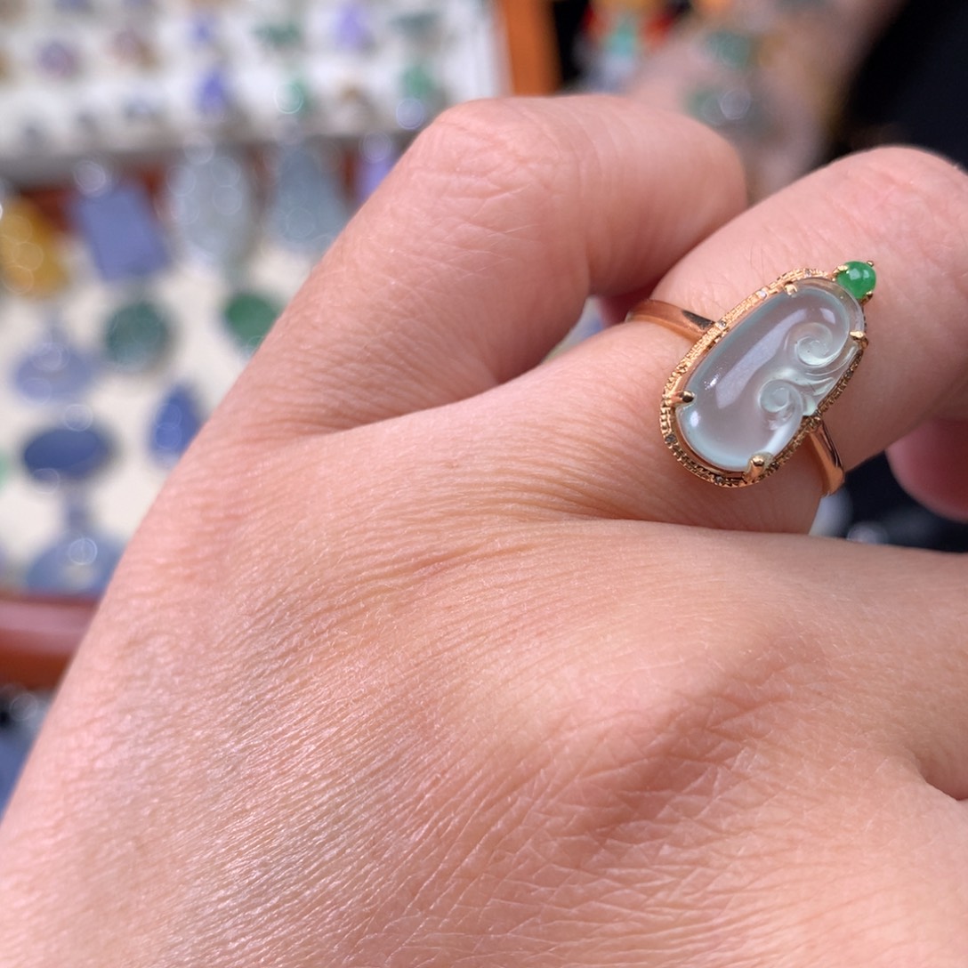 18K金镶嵌戒指翡翠如意戒指