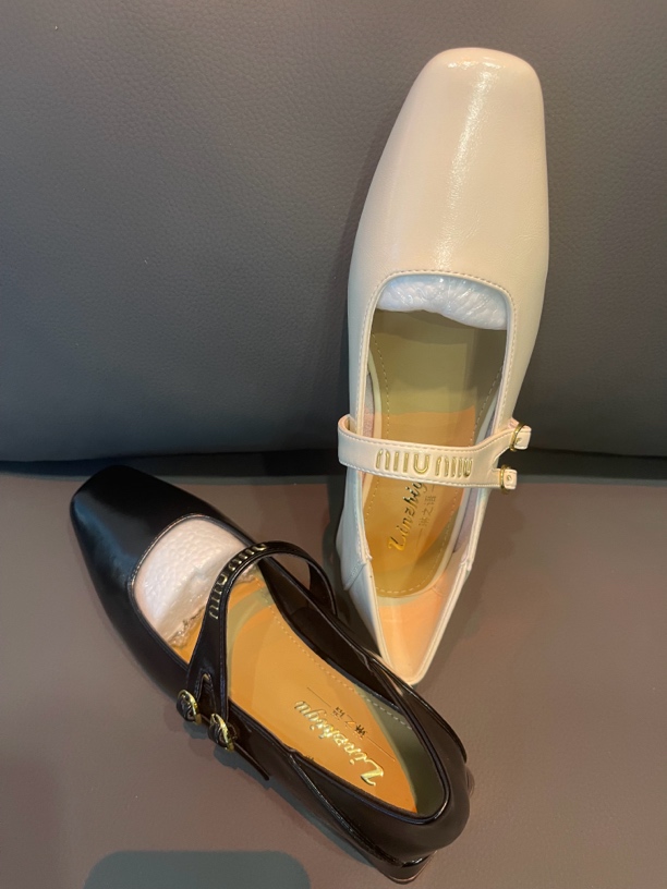 潮牌新款精品鞋子