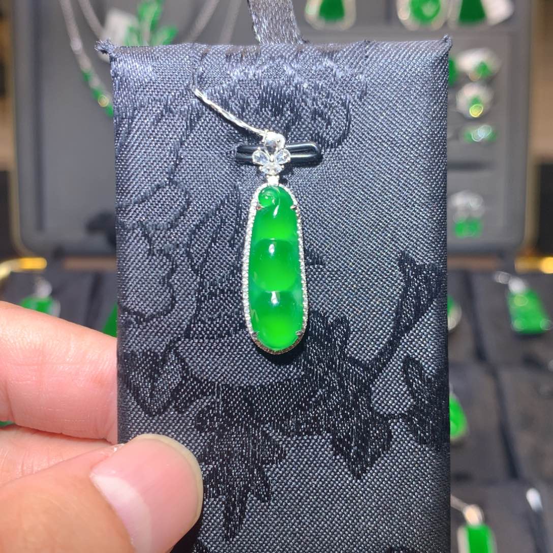 吊坠(不含链)18K金镶嵌翡翠福豆