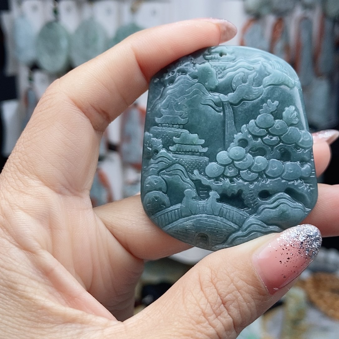 翡翠颈饰未镶嵌翡翠