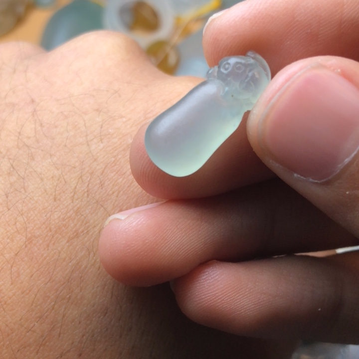 定制翡翠未镶嵌挂件