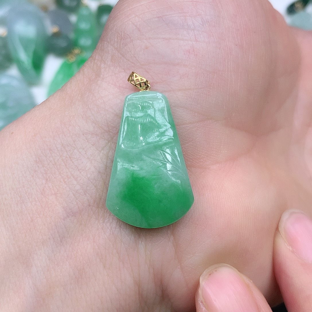 翡翠吊坠(不含链)18K金镶嵌