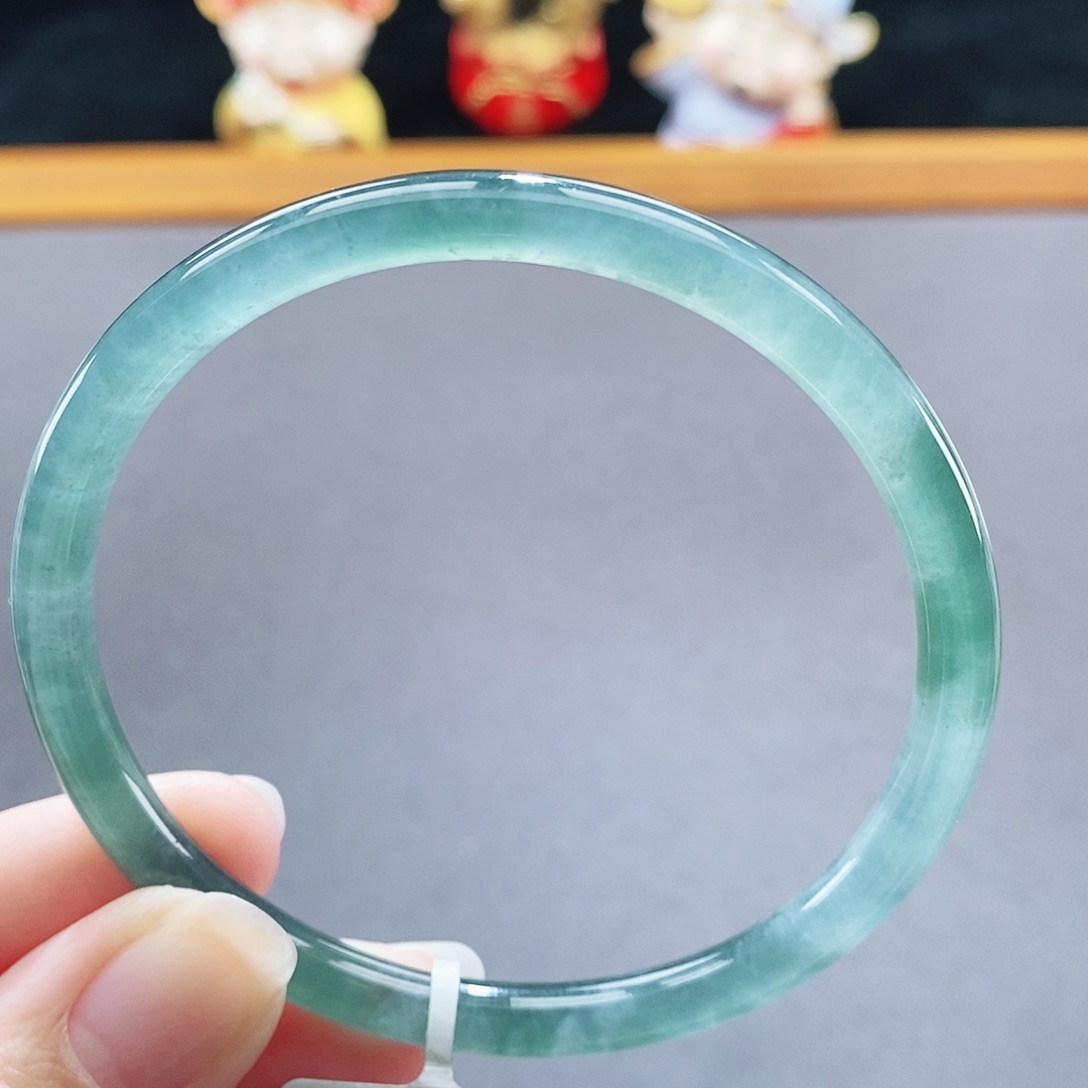 翡翠未镶嵌手镯105