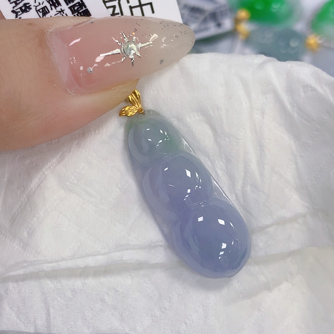颈饰18K金镶嵌翡翠