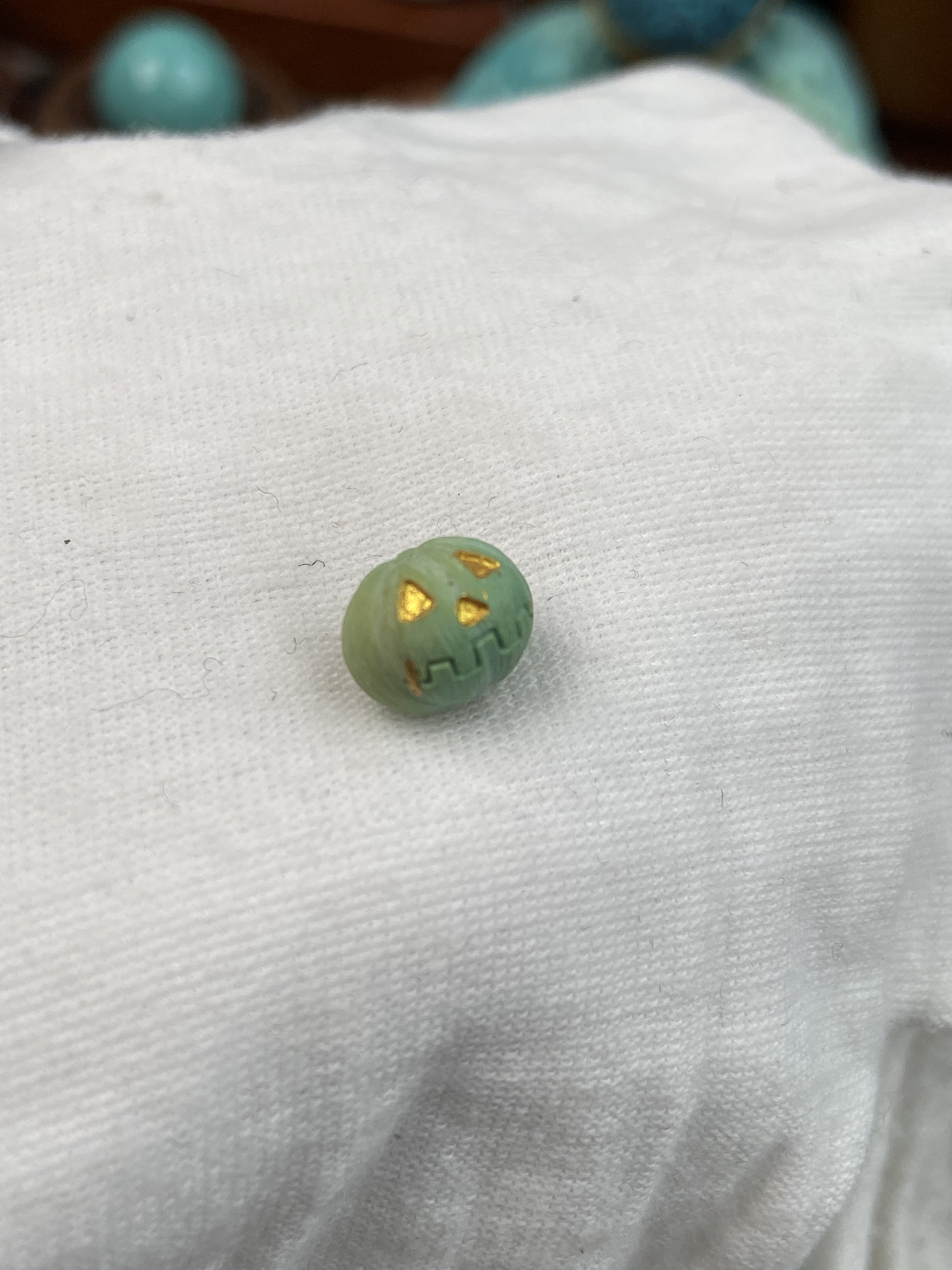 原矿绿松石雕刻南瓜