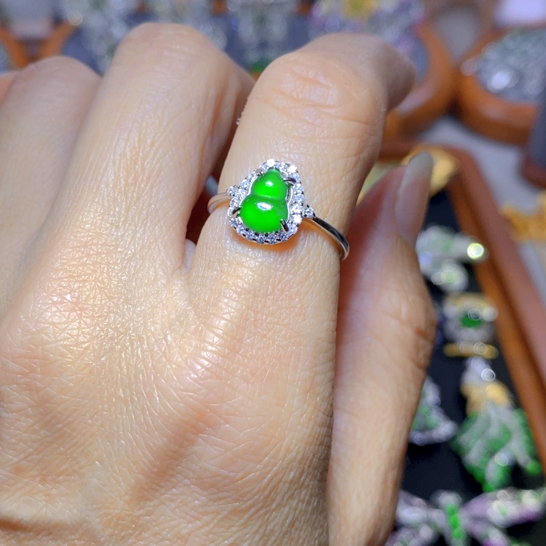 翡翠颈饰银S925镶嵌天然翡翠