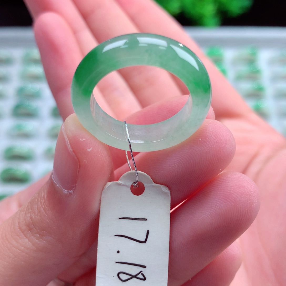 未镶嵌戒指翡翠?*天然