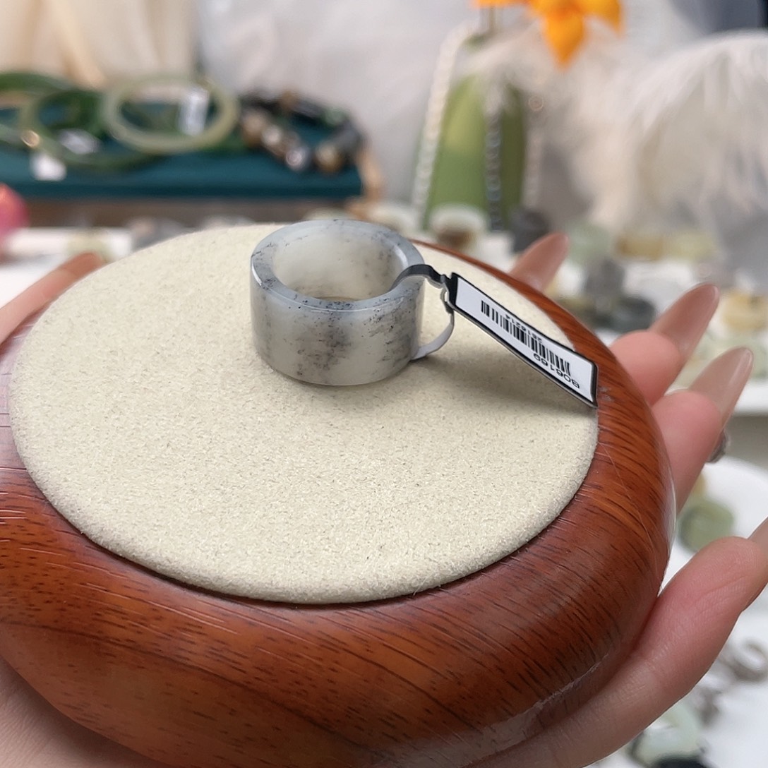 和田玉未镶嵌戒指青花圆切v125