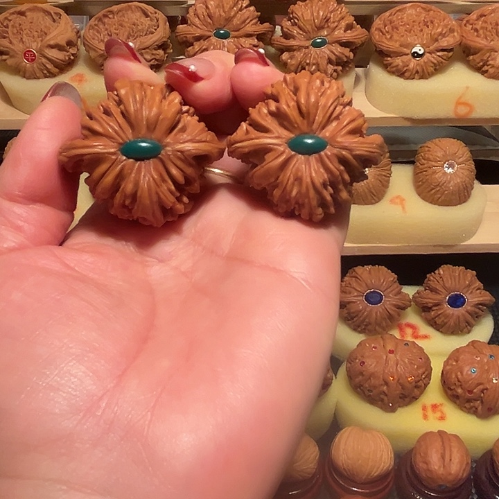 小***仙桃核吊坠精品核桃