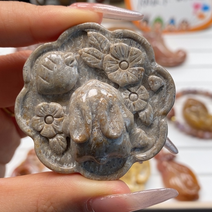 硅化玉颈饰未镶嵌月饼兔吊坠