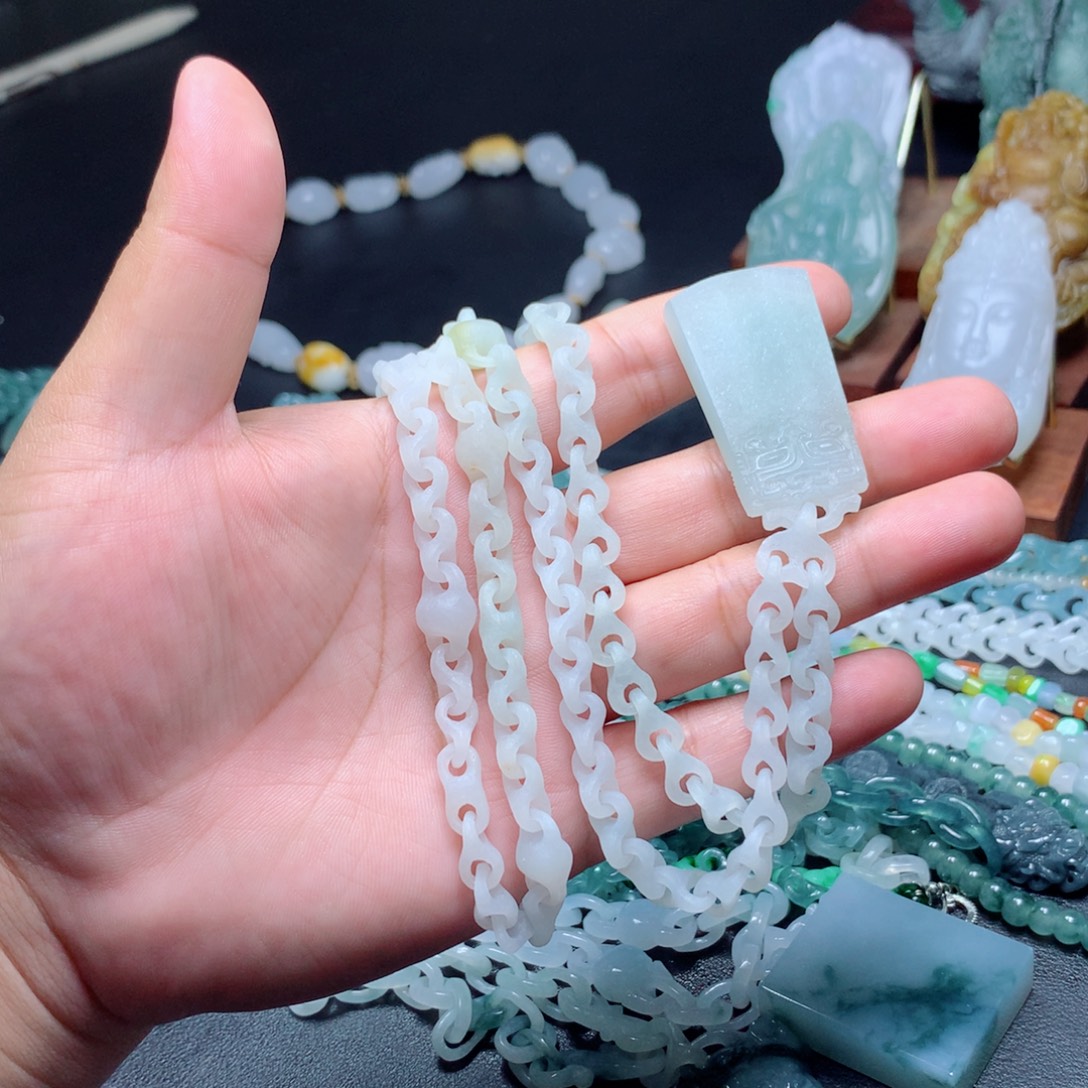 L***生定制翡翠未镶嵌翡翠