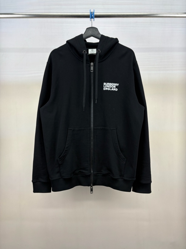 99新 BURBERRY/博柏利 黑色love字母拉链帽衫外套/M码/M1066