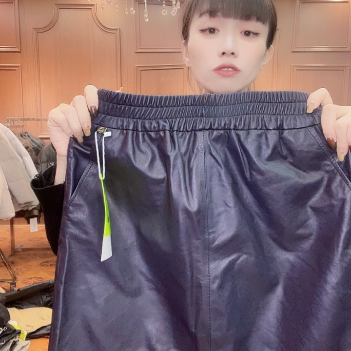 125……135斤皮短裙