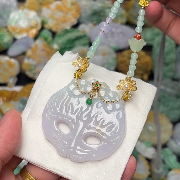 翡翠颈饰未镶嵌吊坠