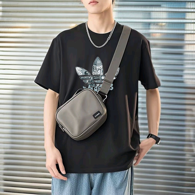 107潮牌联名款潮牌T恤男女同款时尚百搭圆领印花t恤短袖报纸迪