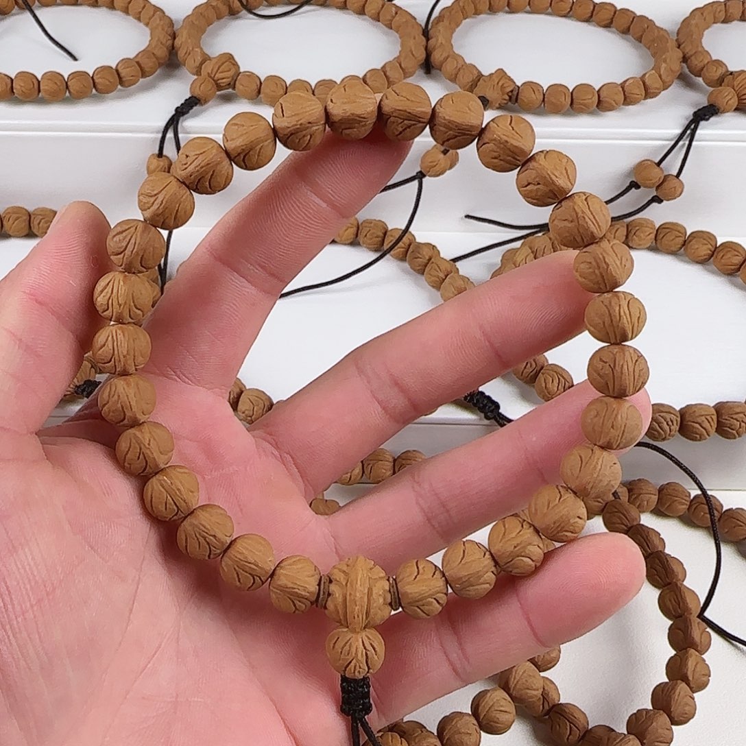 吊坠桃核玉龙脊大圈口