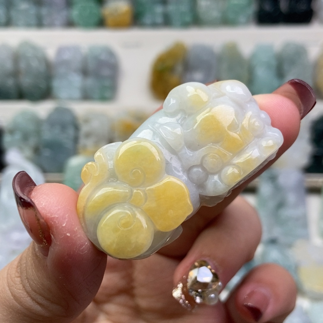 翡翠吊坠(赠链)未镶嵌