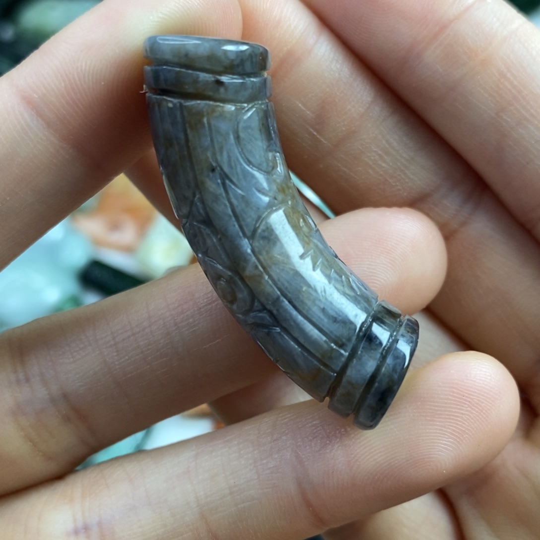 翡翠颈饰未镶嵌吊坠