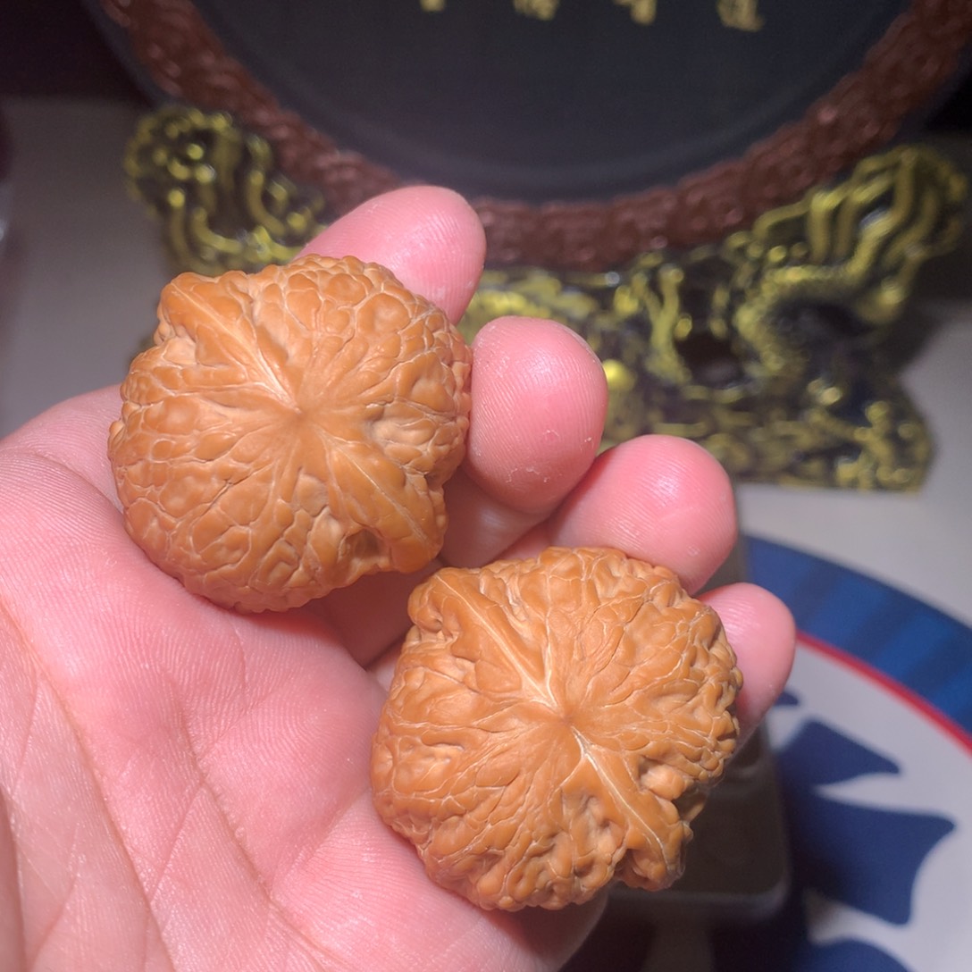 文玩核桃把件铁锤边肚38克重40