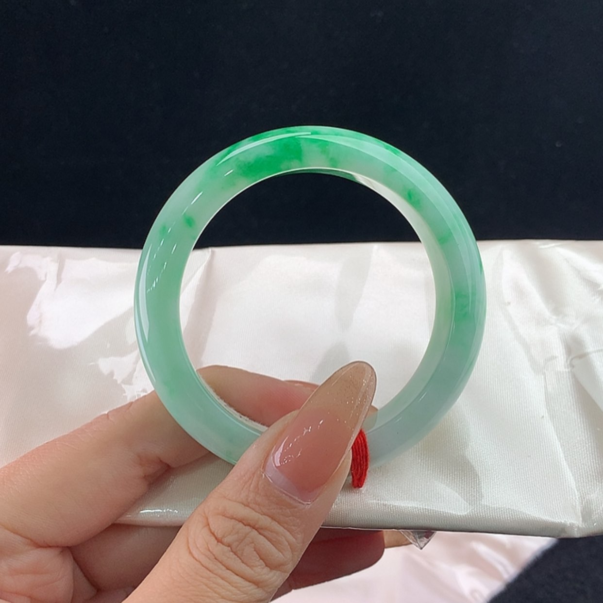 【闪购商品】未镶嵌手镯翡翠正52